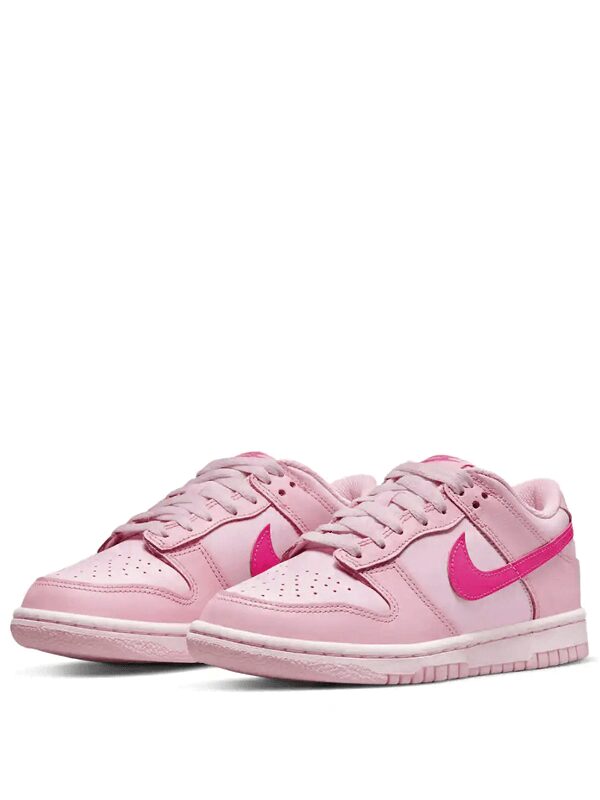 Nike Dunk Low Triple Pink.