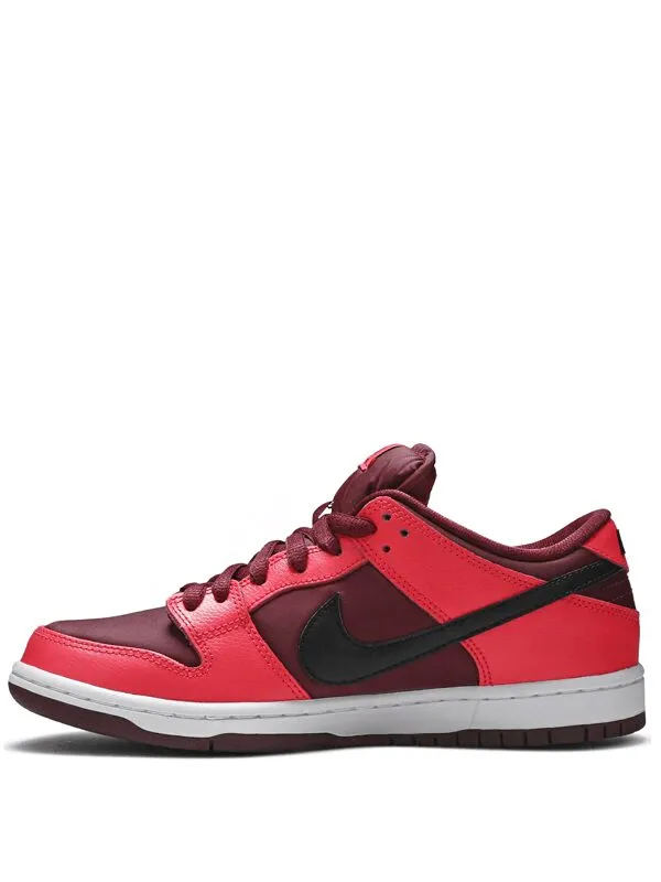 Nike Dunk SB Low Laser Crimson