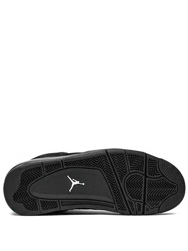 Air Jordan 4 Black Cat.