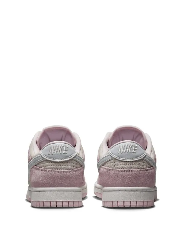 Nike Dunk Low LX Pink Foam.